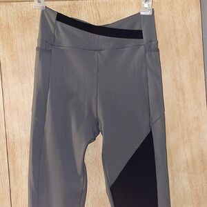 Gymshark crossover leggings with pockets size S